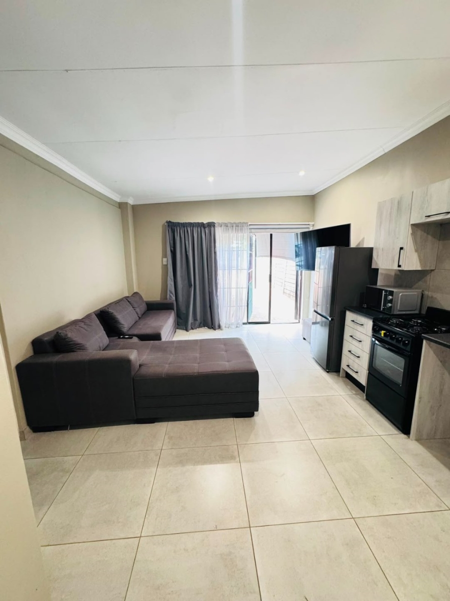 To Let 2 Bedroom Property for Rent in Meerhof North West